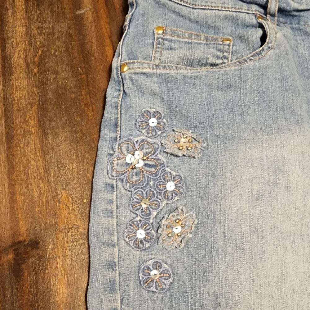 Ruby Rd. Crop Pants - Picture 4 of 6